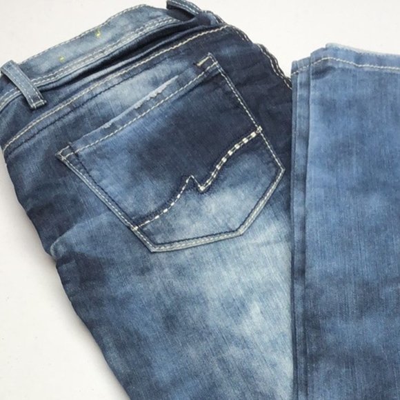 LIKE NEW ALMOST FAMOUS SLIM STRAIGHT JEANS 9/29x30 ๐ - Picture 11 of 13